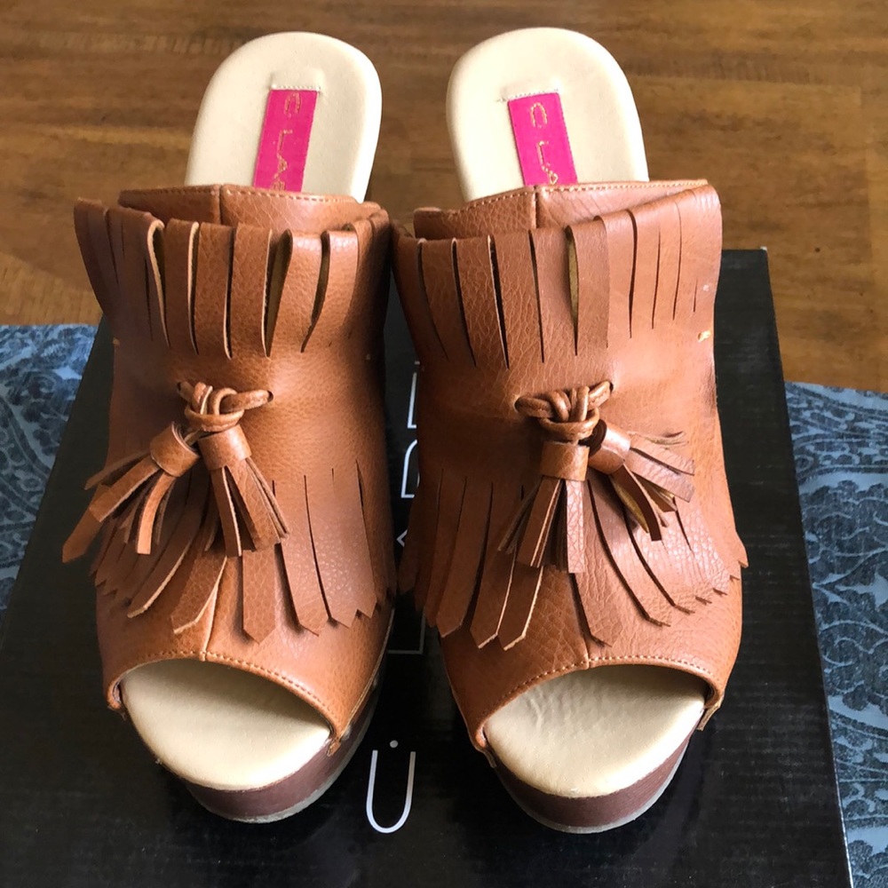 Cognac tassel platform sandals